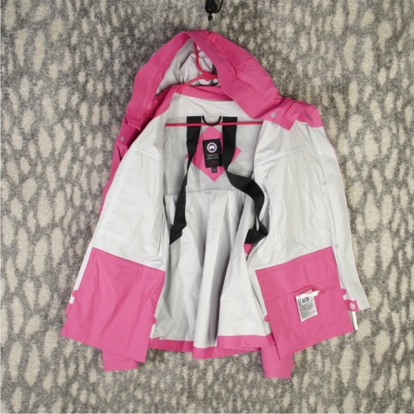 Canada Goose Women's Mordaga Rain Jacket in Summit Pink Size Medium 8801L1 $970 - Picture 5 of 16